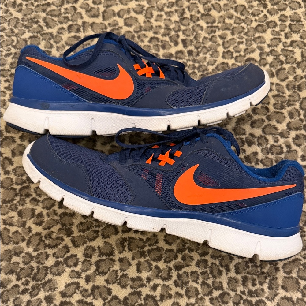 Nike Mens Flex Experience Run 3 athletic trainers/ shoes. US size 13! LOOK!!